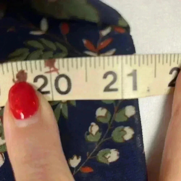 No Brand Womens Top Navy L Smocked Neckline Floral Print Button Closure Classy - Picture 10 of 11